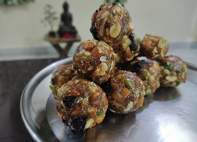 Dry Fruit Ladoos